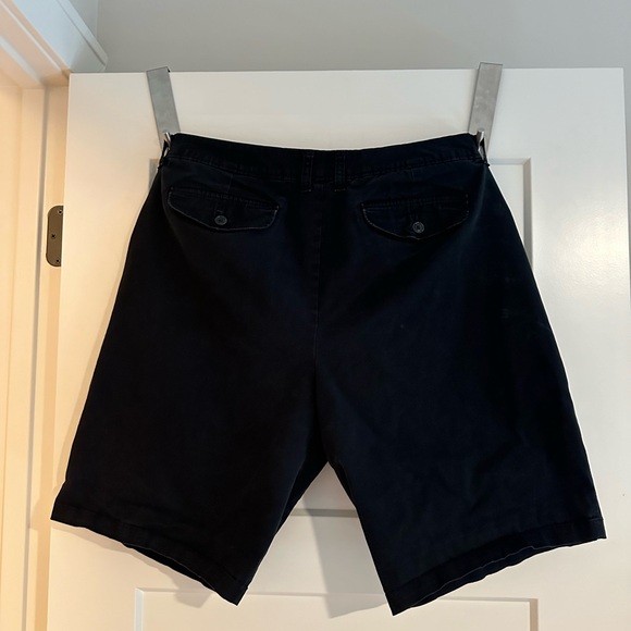 ^ Liz Claiborne Size 18 Black Bermuda Shorts - Picture 3 of 3